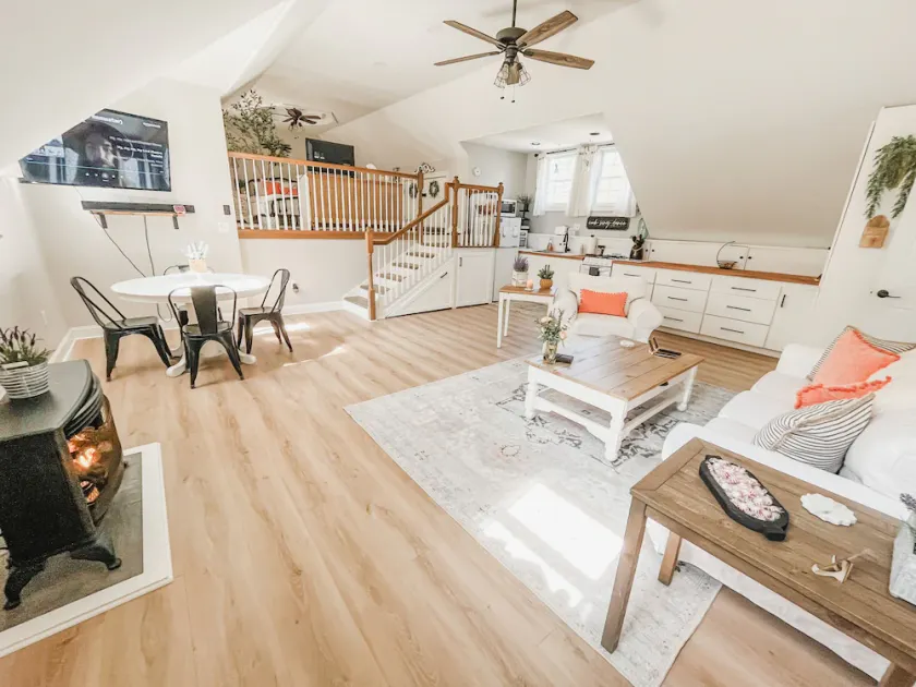 Cozy Comforts! Country living at its finest - just 10 min to downtown Middletown - Image 1