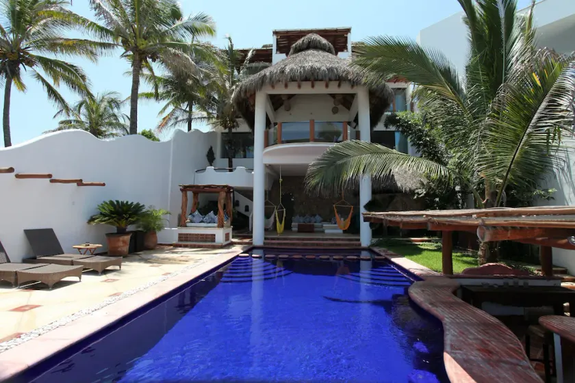 CASA SUSPIRO: Luxury, BeachFRONT Villa on White-Sand Beach with Staff - Image 1