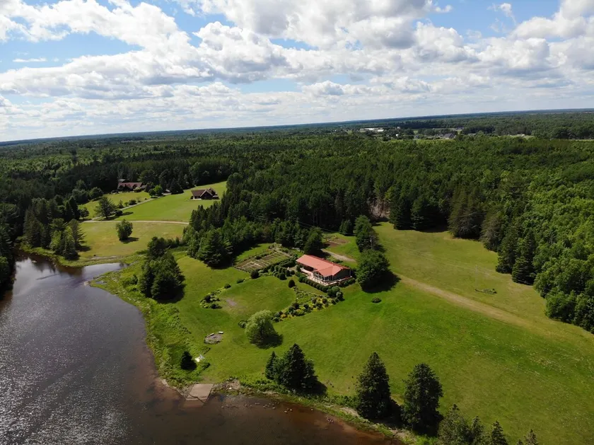 Stunning Secluded Richibucto River Waterfront Cottage with Unparallel Privacy - Image 1
