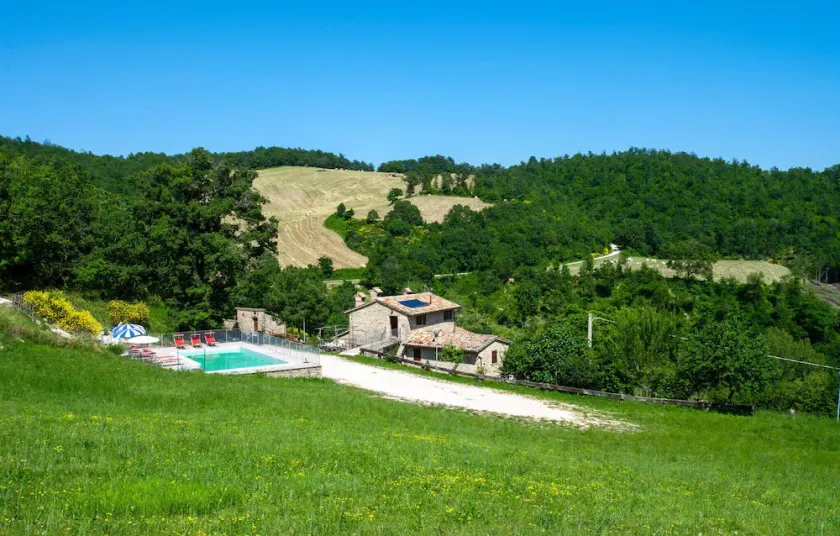 Schöne Ferienwohnung in Mercatello SM (PU) mit Haus- und Bergblick - Image 1