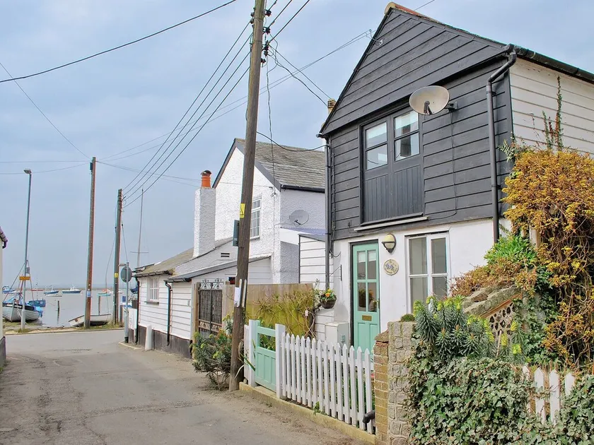 1 bedroom accommodation in West Mersea, near Colchester - Image 1