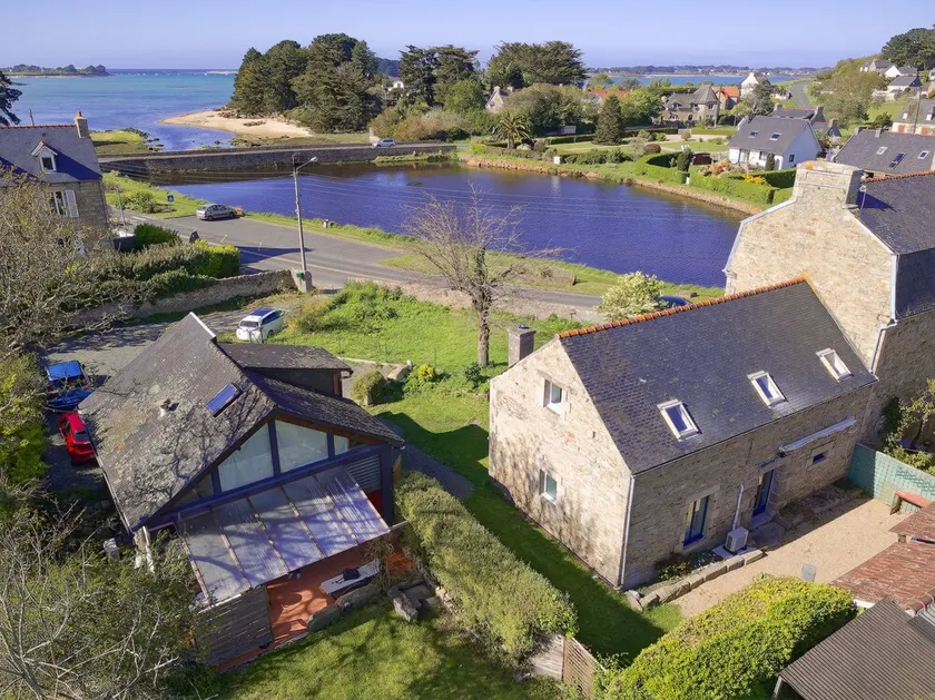 Charming vacation home with an ocean view, 50 meters from the beach - Image 1