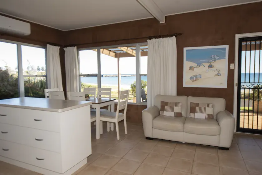 Cape View Cottage - beachside - Image 1