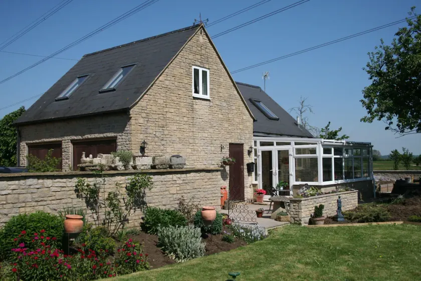 Avon Lodge - Image 1