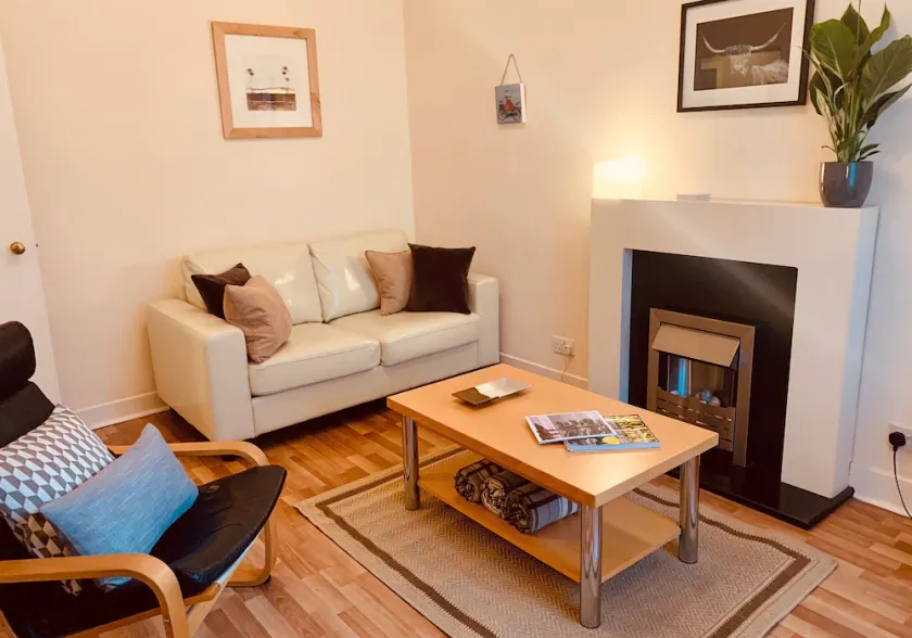 Comfortable one-bed apartment situated just off Edinburgh's famous 'Royal Mile'. Sleeps 4. - Image 1