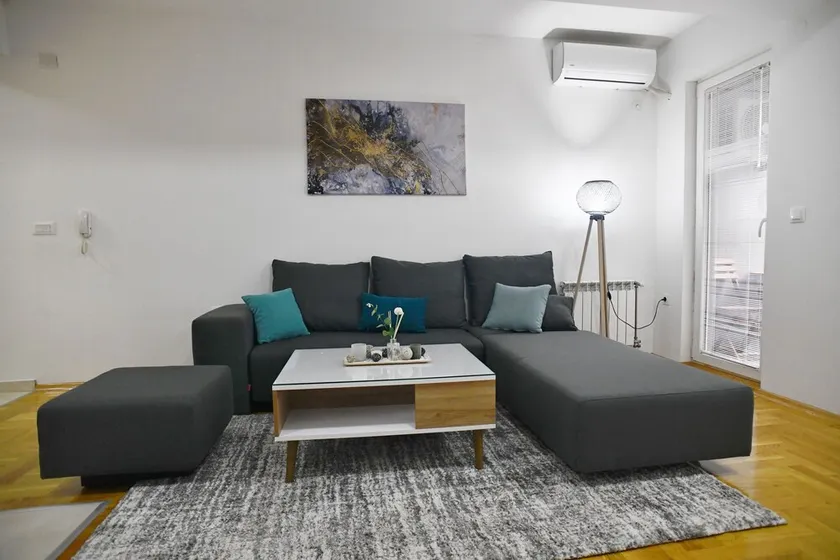 Modern & Cozy near City Center ~ Balcony ~ Parking - Image 1