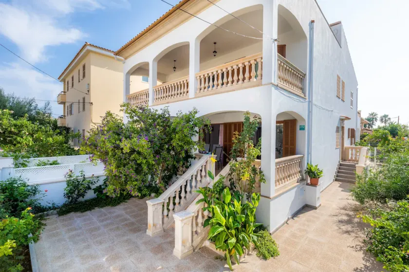 Spacious Apartment Tobalu with Wi-Fi, Balcony, Terrace & Garden - Image 1