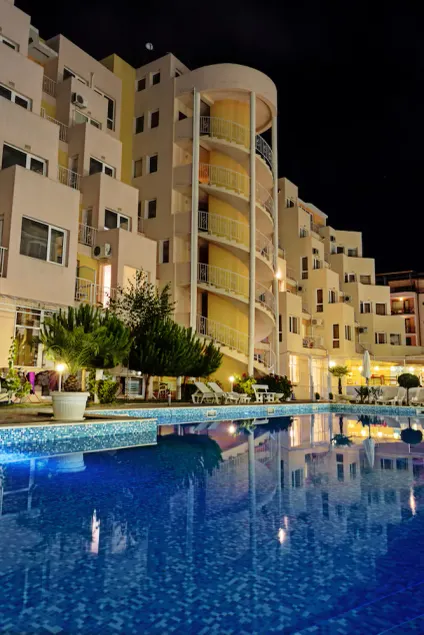Vanilla Garden Apartments - Image 1