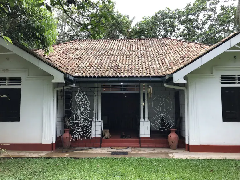 Baddegama, Kiribathawila; Colonial Style Villa close to Hikkaduwa Beach - Image 1