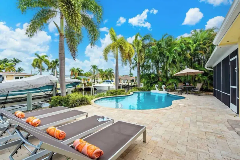 Pompano Beach Hacienda - 3 Bed Waterfront w/ pool - Image 1