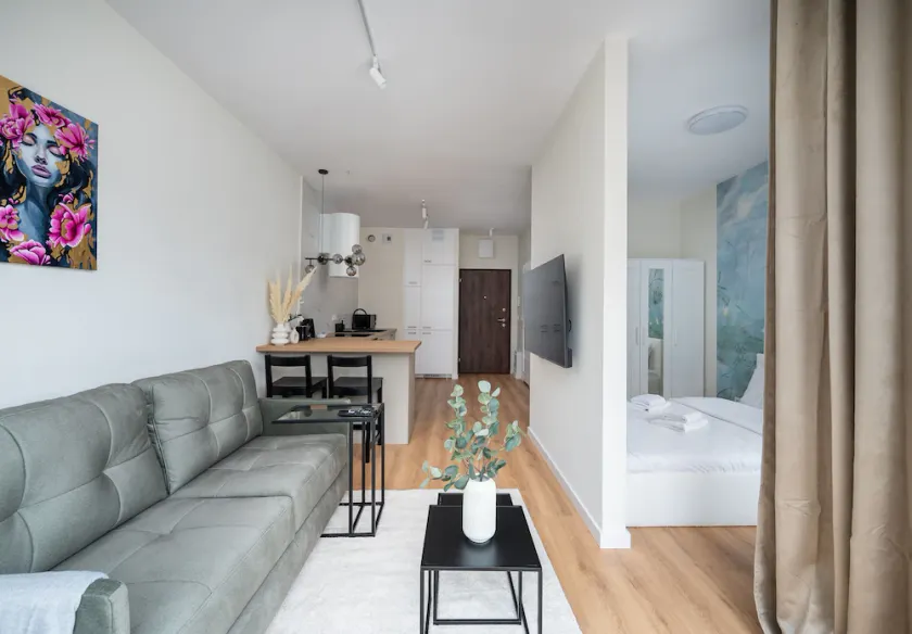 Business Park Cosy Apartment by BookingHost - Image 1
