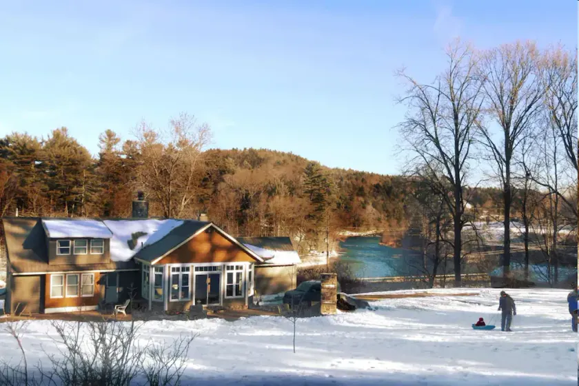 Malerisk Adirondack Home & Wilderness Property - 12 km til Lake George - Image 1