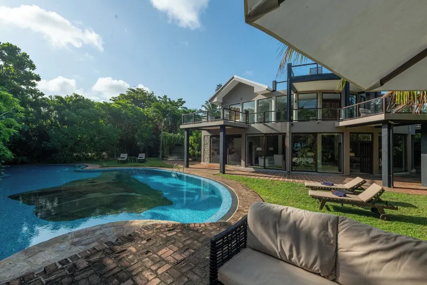 Villa Thuya - 3 Bedroom Oceanfront Villa with Pool - Image 1