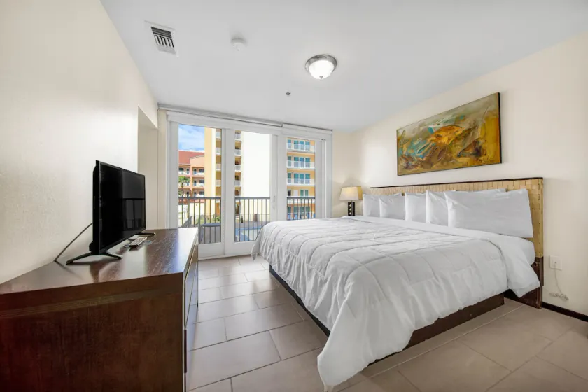 Lovely One Bedroom Unit on SPI + Infinity Pool - Image 1