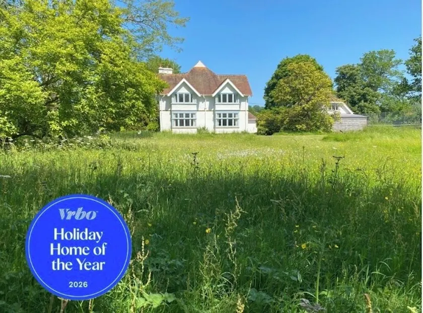 Holiday Home of the Year | Sleeps 20 | Tennis, Gardens | 1m Jurassic Coast Beach - Image 1