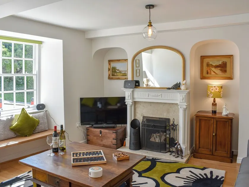3 bedroom accommodation in Richmond - Image 1