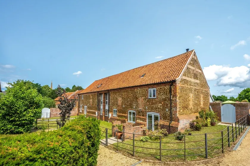 Christmas Barn - Image 1