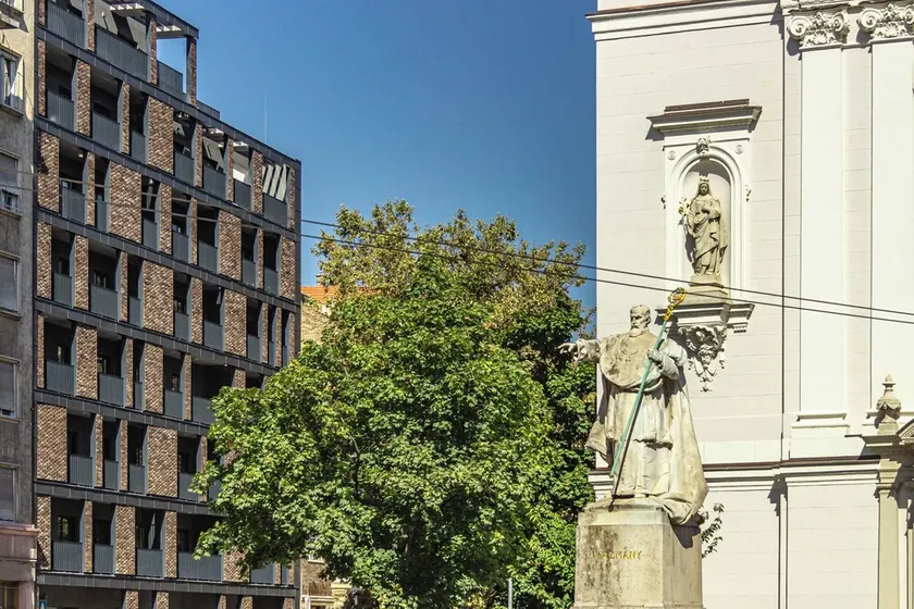 Marone Suites Budapest - Image 1