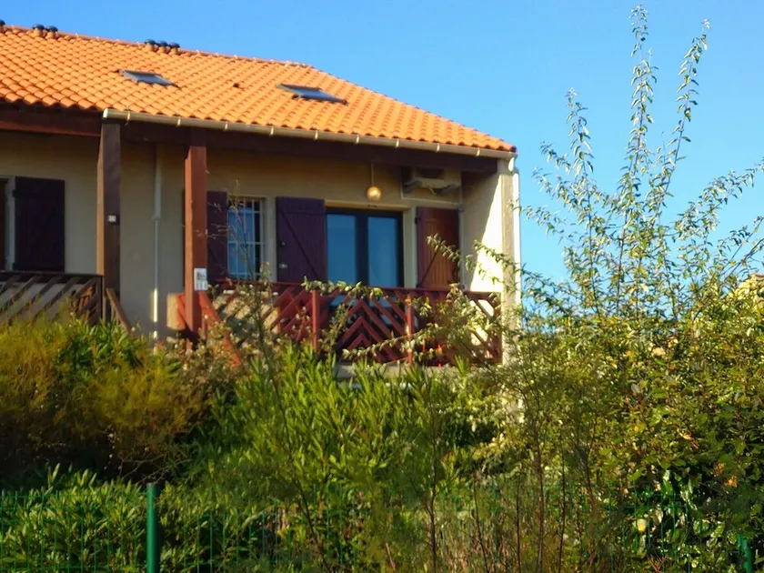 Apartment near the harbor and beach - Image 1