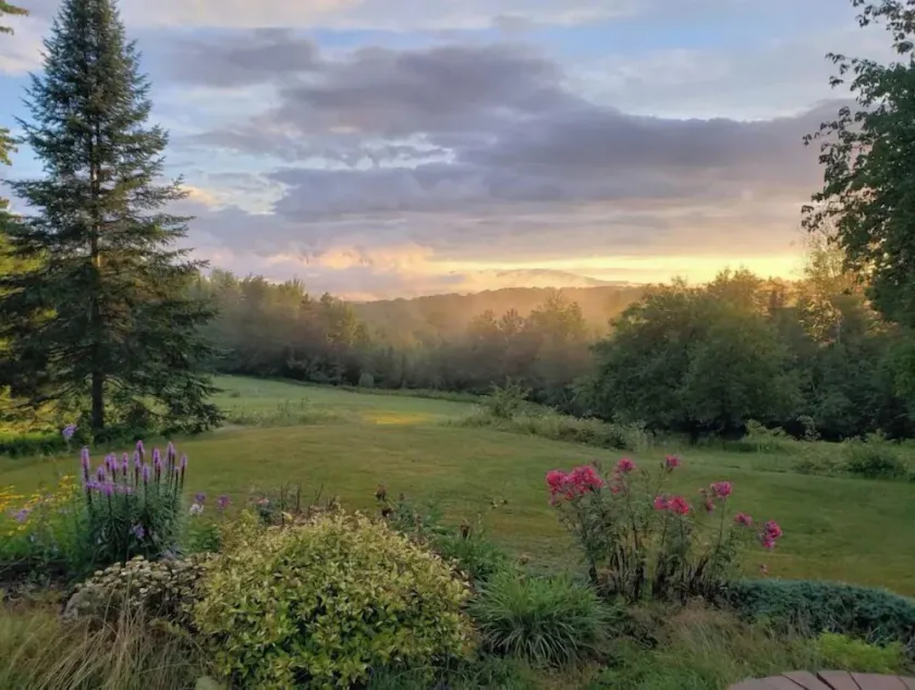 30 mins to Smuggs and Stowe! Tons of room for family and pets! - Image 1
