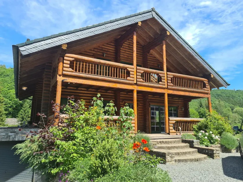Gemütliche Rundstammvilla mit SwimSpa, Whirlpool und Sauna - Image 1