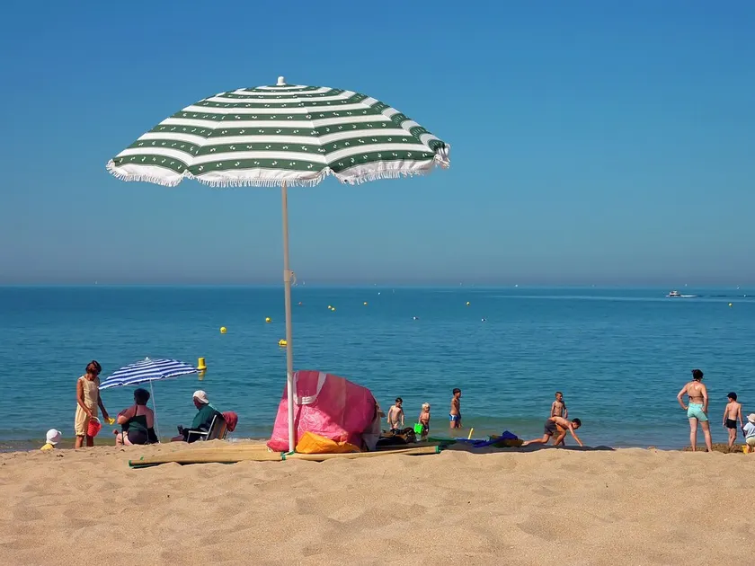 Hôtel de la Plage et des Falaises, Villers sur Mer - Image 1