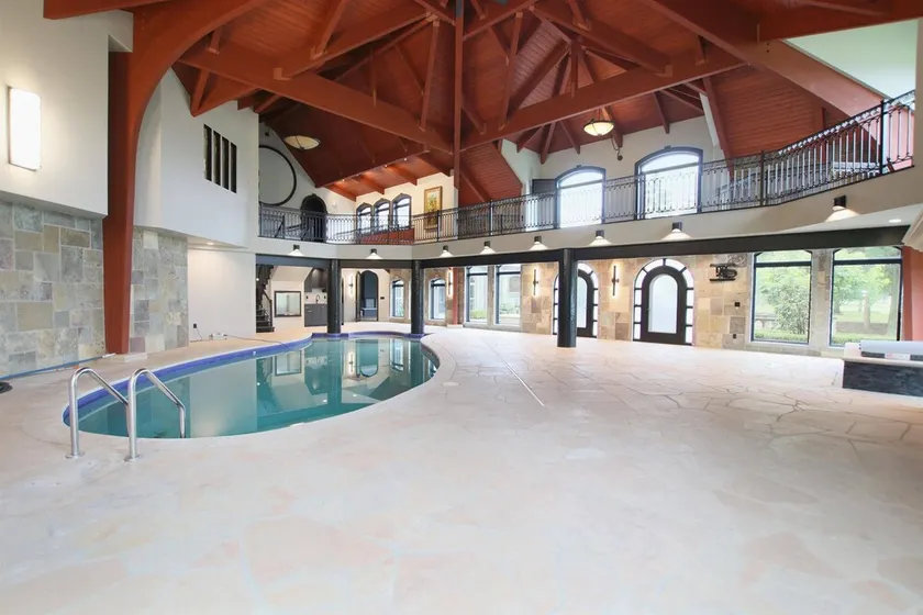 Indoor Pool-Golf Simulator-RaceCar Simulator-HotTub-Movie Theatre-Pool Tables - Image 1