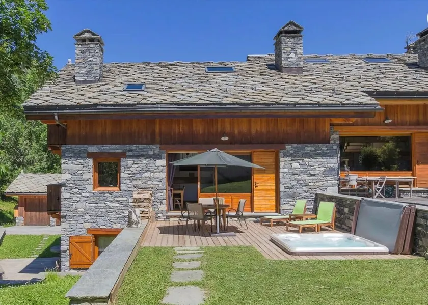 Chalet 'Duhoux' con vista sulle montagne, terrazza privata e Wi-Fi - Image 1