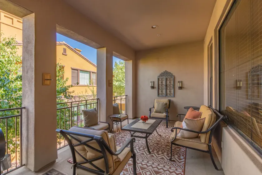 Serenity Town House! Heated Pool, Gym! 2 King Beds! 1 Dog Friendly! - Image 1