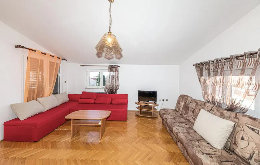 Two-Bedroom Apartment In Kastel Kambelovac - Image 1