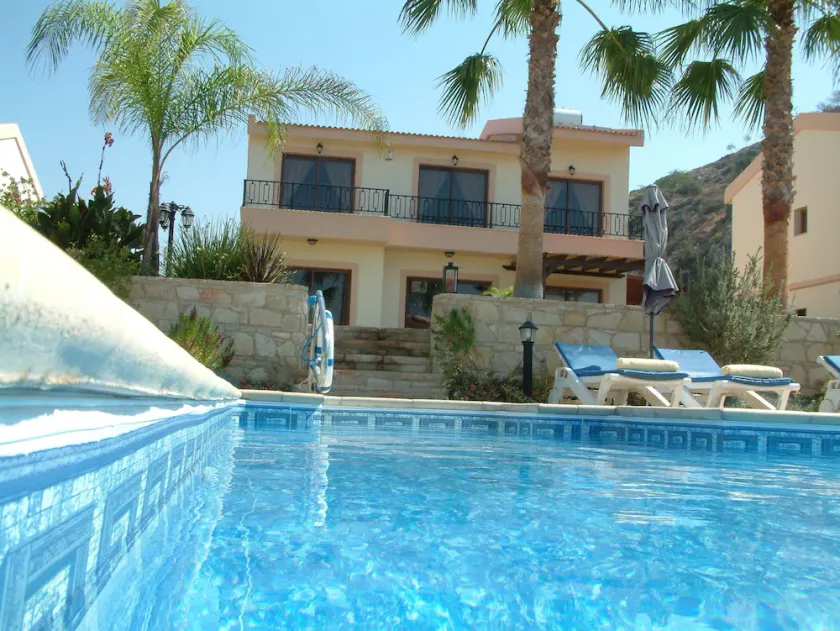 Luxurious private holiday villa in the heart of Pissouri Bay.2 min walk to beach - Image 1