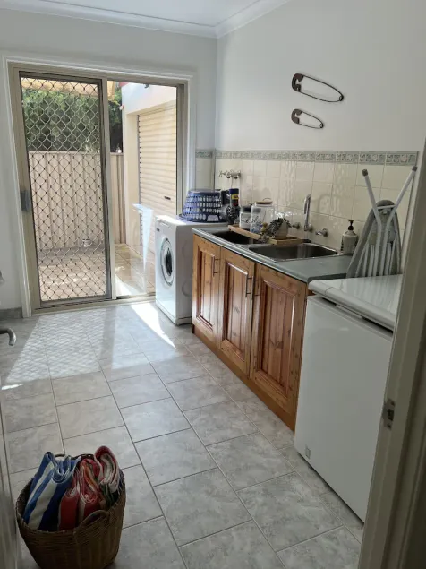 Luxury Waterfront Pet Friendly Accomodation. - Image 1