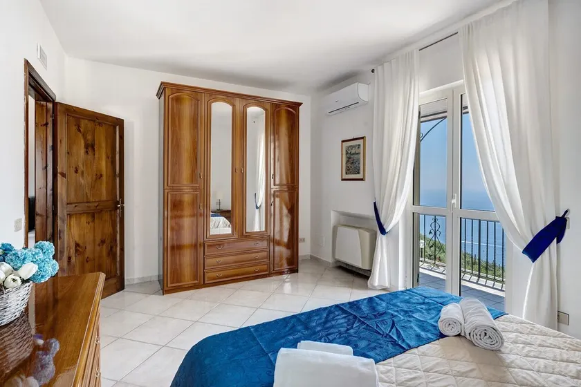 Apartment 'Appartamento Capri' with Sea View, Wi-Fi and Air Conditioning - Image 1
