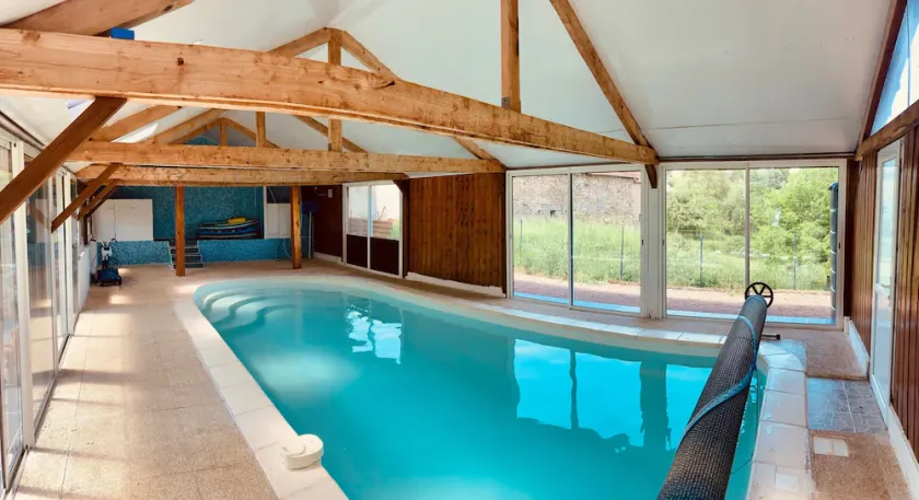 Propriété de campagne avec piscine privative, au coeur de la Bourgogne . - Image 1