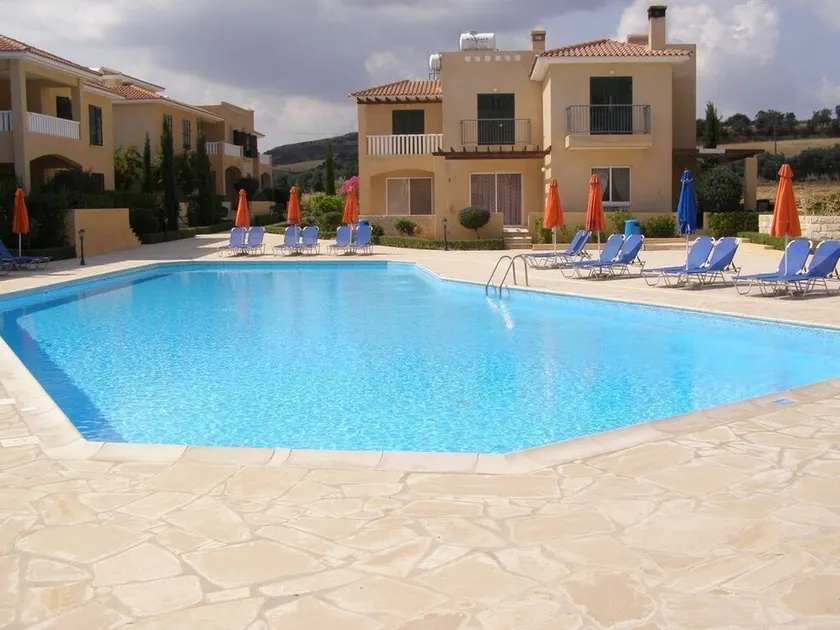 G3 Polis Gardens - includes WiFi & A/C - Image 1