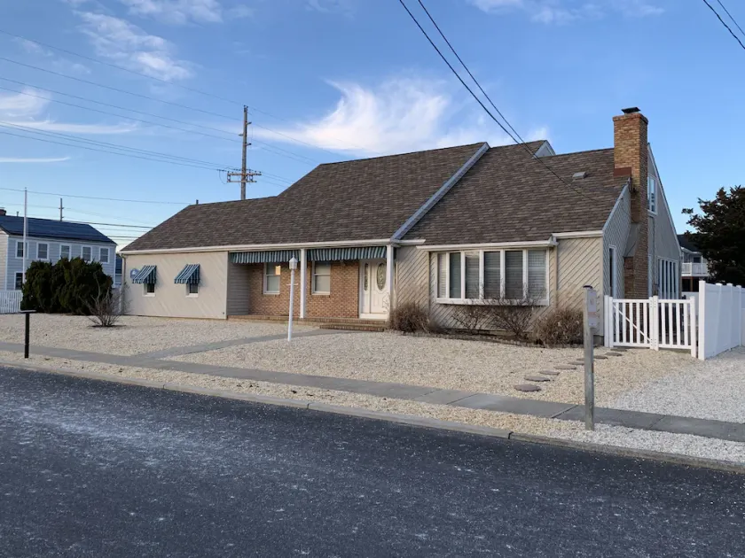 Mantoloking Oceanside Beach House - Private Community. Steps from private beach - Image 1