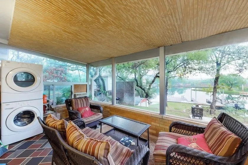 Wonderful Lakefront Home with Yard, Water Views, Central AC, WiFi, Private W/D - Image 1