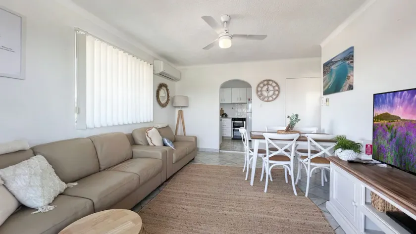 Tuncurry Treasure, Central Location - Image 1