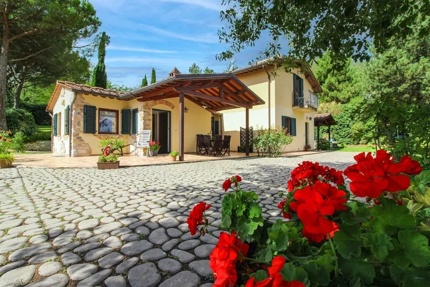 Panoramica villa con piscina privata e vasca idromassaggio, a 8 km da Arezzo. Un buon punto di parte - Image 1