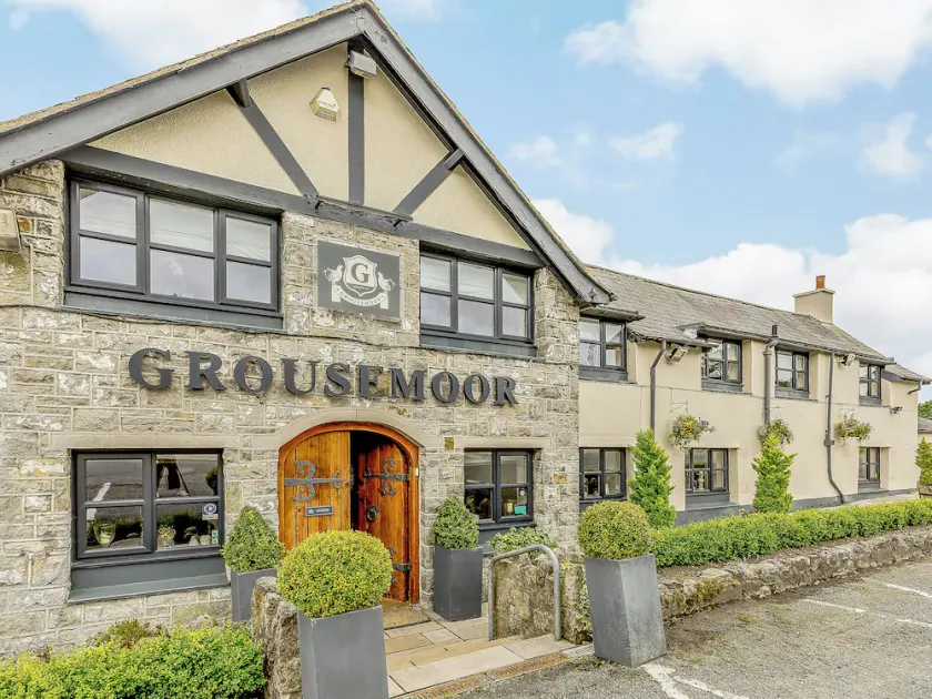 7 Schlafzimmer Unterkunft in Llandegla, near Wrexham - Image 1