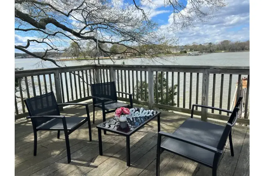 Peace & Tranquile waterfront home, Colonial Beach - Image 1