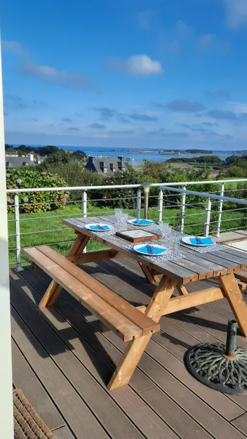 House with exceptional 180° panoramic view in BUGUELES -PENVENAN - Image 1