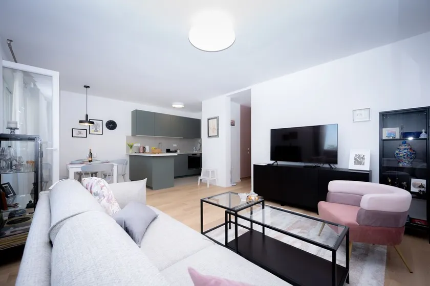 Billie Holiday apartment with balcony - Image 1