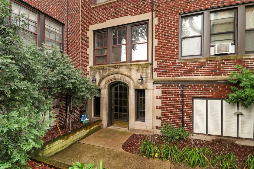 Peaceful 1BR Escape in Evanston - Hinman - Image 1