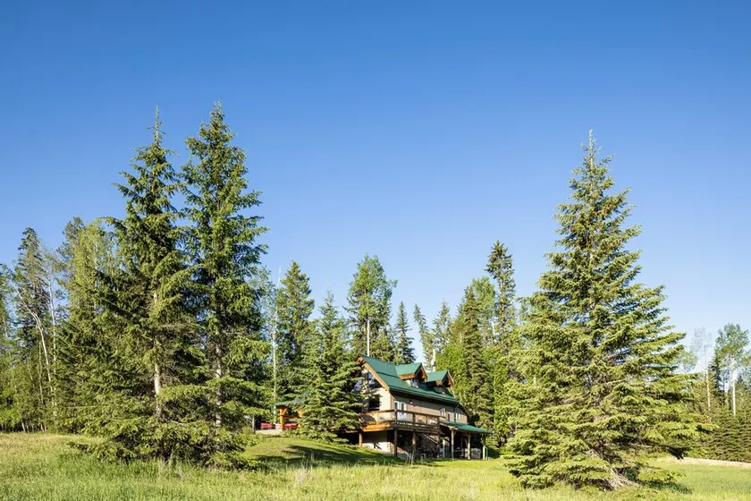 Post and Beam Country home on 40 Acres of land in the Blaeberry Valley, Golden. - Image 1