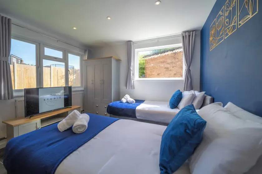 Cozy Garden Studio in St Albans - Image 1