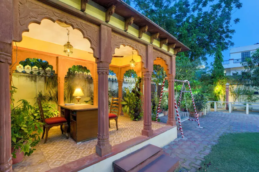 Ikshana Boutique - Image 1