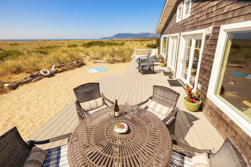 Spectacular Large Oceanfront Home • Panoramic View • Quiet Area • Dog Friendly - Image 1
