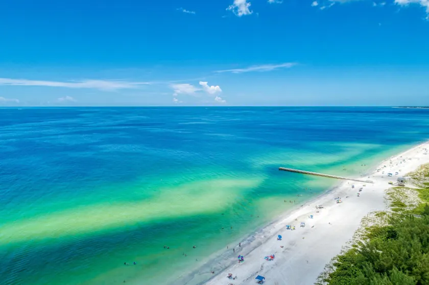 Cottage Haven-one Minute Walk To The Beach-private Yards-keyless Locks - Image 1