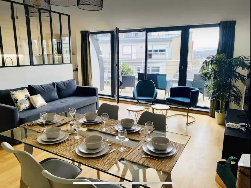 LuxPenthouse 200m2 with Terrace Gym and Parking - Image 1
